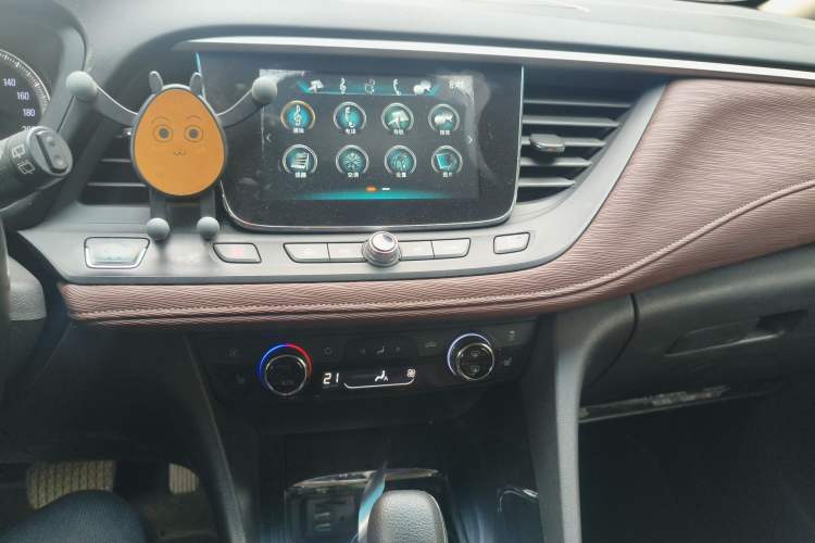 Used Buick GL6 2019 18T 6-Seater Connected Luxury Version China VI Standard Audio And AC Panel