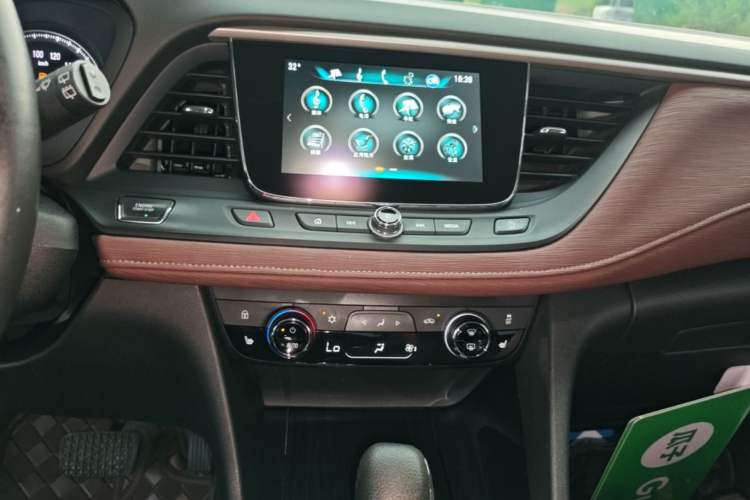 Used Buick GL6 2019 18T 6-Seater Connected Luxury Version China V Standard Audio And AC Panel
