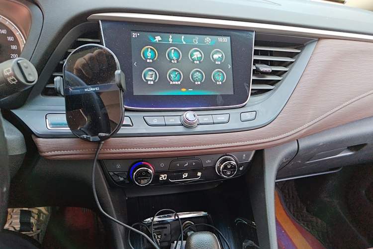 Used Buick GL6 2019 18T 6-Seater Connected Luxury Version China V Standard Audio And AC Panel