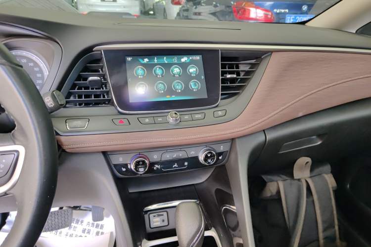 Used Buick GL6 2019 18T 6-Seater Connected Luxury Version China VI Standard Audio And AC Panel