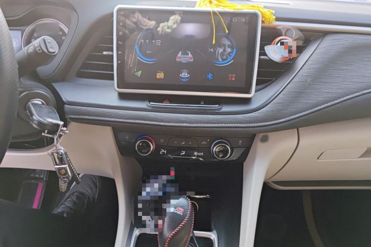 Used Buick GL6 2019 18T 6-Seater Elite Version China VI Standard Audio And AC Panel