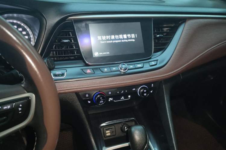 Used Buick GL6 2019 18T 6-Seater Connected Luxury Version China VI Standard Audio And AC Panel