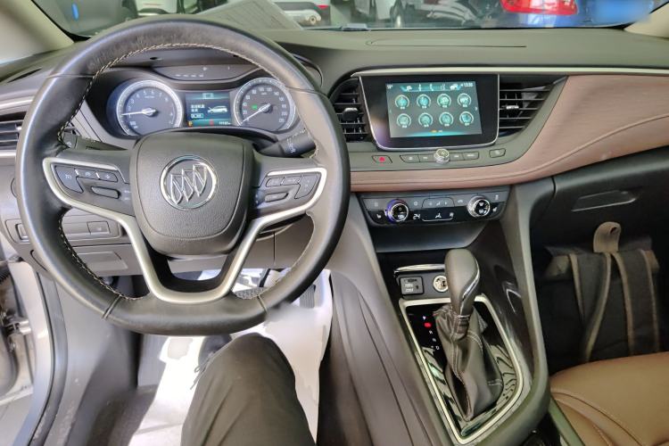 Used Buick GL6 2019 18T 6-Seater Connected Luxury Version China VI Standard Center Console