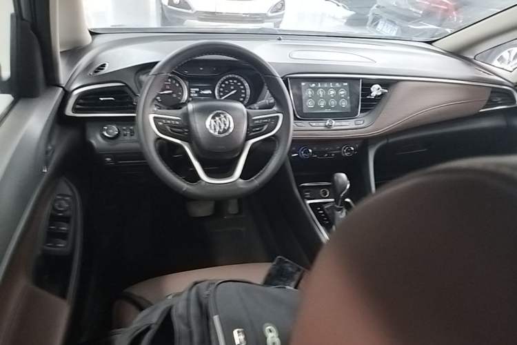 Used Buick GL6 2019 18T 5-Seater Connected Luxury Version China V Standard Center Console