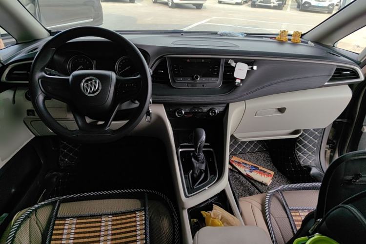 Used Buick GL6 2019 18T 6-Seater Elite Version China VI Standard Center Console
