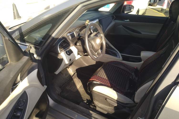 Used Buick GL6 2019 18T 6-Seater Elite Version China VI Standard Driver Seat