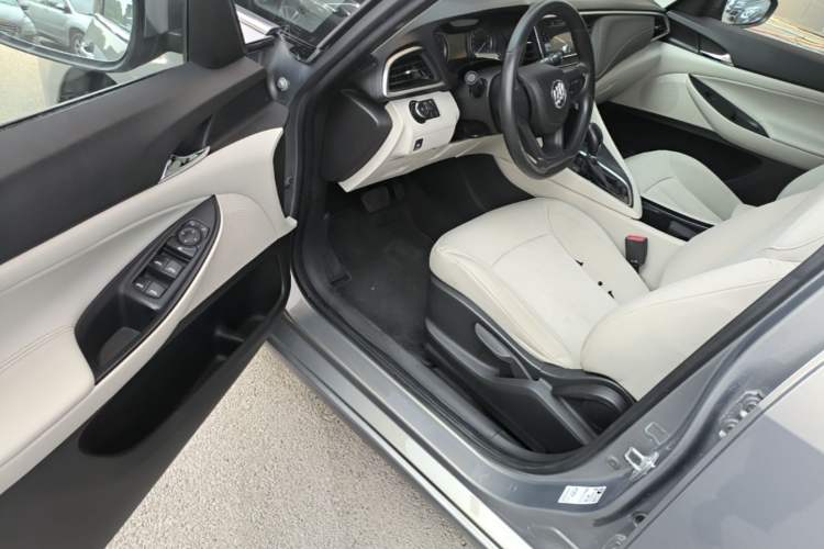 Used Buick GL6 2019 18T 6-Seater Elite Version China VI Standard Driver Seat