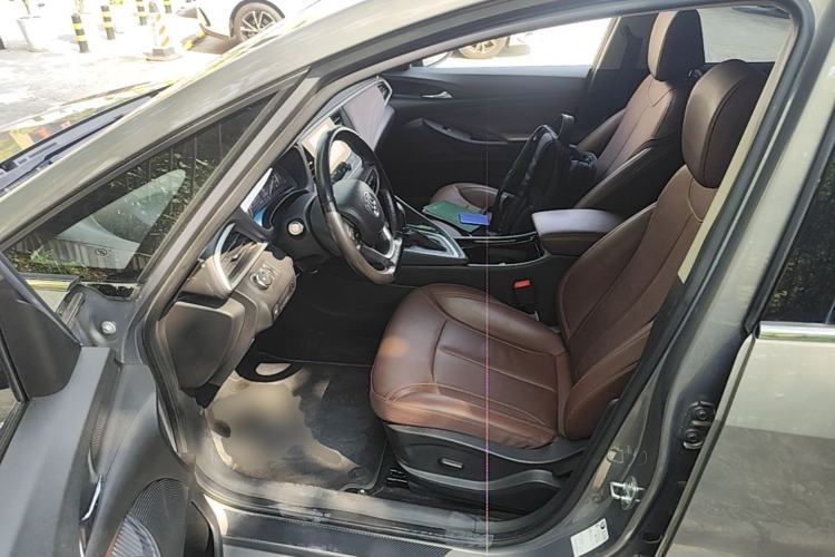 Used Buick GL6 2019 18T 6-Seater Connected Luxury Version China VI Standard Driver Seat