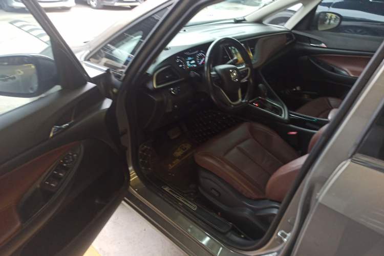 Used Buick GL6 2019 18T 6-Seater Connected Luxury Version China VI Standard Driver Seat