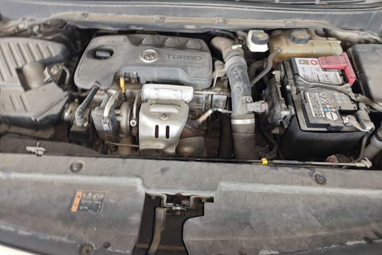 Used Buick GL6 2019 18T 6-Seater Connected Luxury Version China V Standard Engine Bay