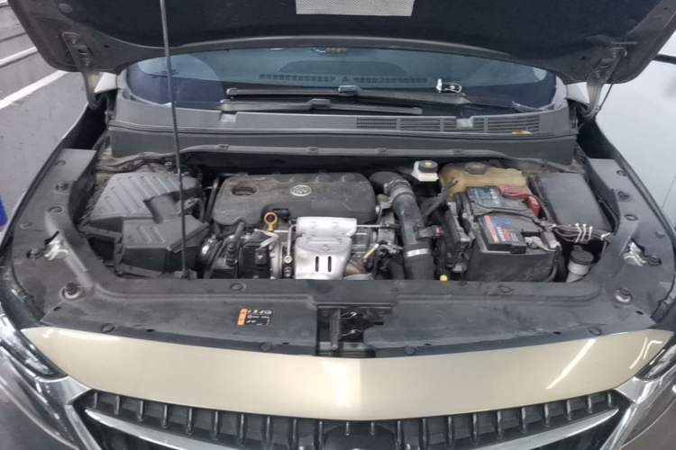Used Buick GL6 2019 18T 6-Seater Connected Luxury Version China V Standard Engine Bay