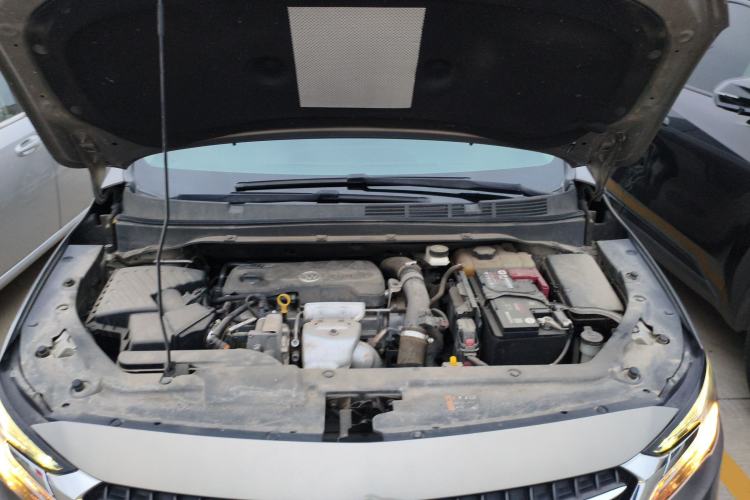 Used Buick GL6 2019 18T 6-Seater Connected Luxury Version China VI Standard Engine Bay