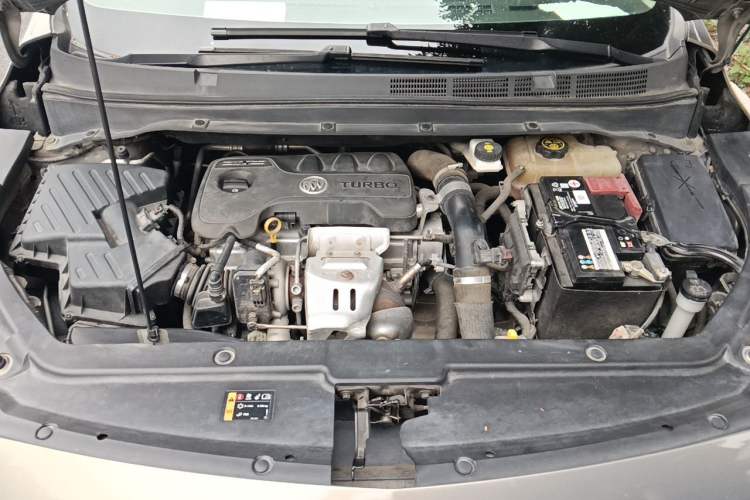 Used Buick GL6 2019 18T 6-Seater Connected Luxury Version China V Standard Engine Bay