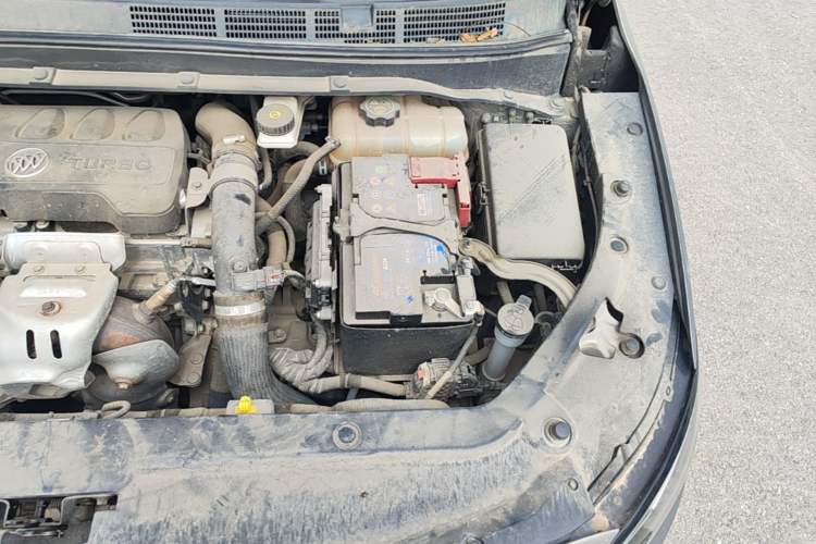 Used Buick GL6 2019 18T 6-Seater Elite Version China V Standard Engine Bay Left