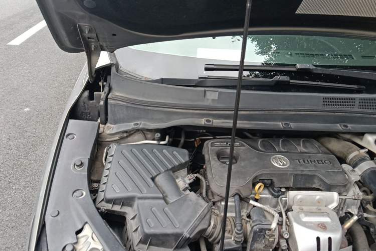 Used Buick GL6 2019 18T 6-Seater Connected Luxury Version China V Standard Engine Bay Right