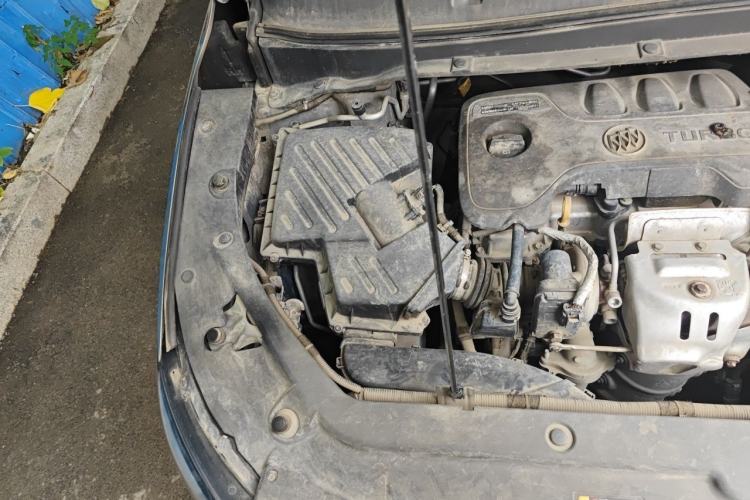 Used Buick GL6 2019 18T 6-Seater Connected Luxury Version China VI Standard Engine Bay Right