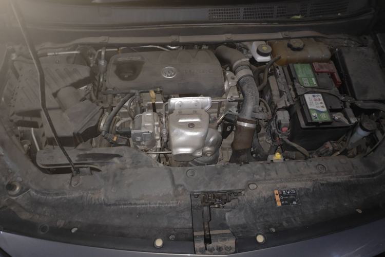 Used Buick GL6 2019 18T 6-Seater Connected Luxury Version China VI Standard Engine Bay