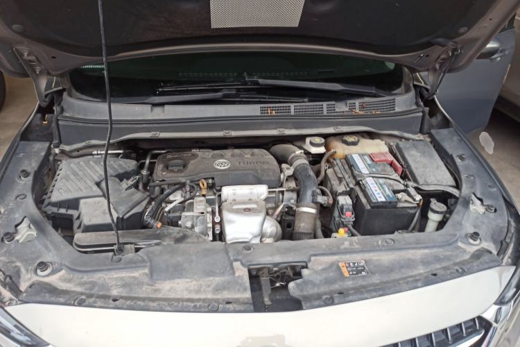 Used Buick GL6 2019 18T 6-Seater Connected Luxury Version China VI Standard Engine Bay