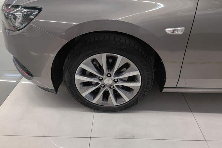 Used Buick GL6 2019 18T 6-Seater Connected Luxury Version China VI Standard Exterior 4