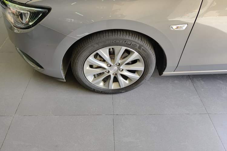 Used Buick GL6 2019 18T 6-Seater Connected Luxury Version China VI Standard Exterior 4
