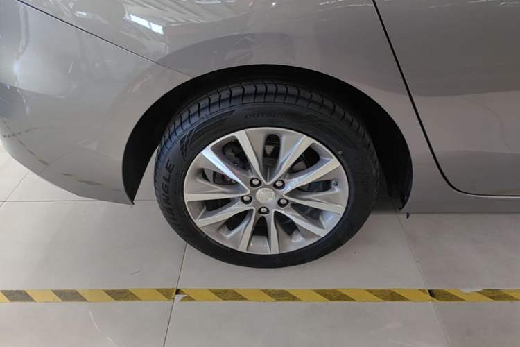 Used Buick GL6 2019 18T 6-Seater Connected Luxury Version China VI Standard Exterior 5