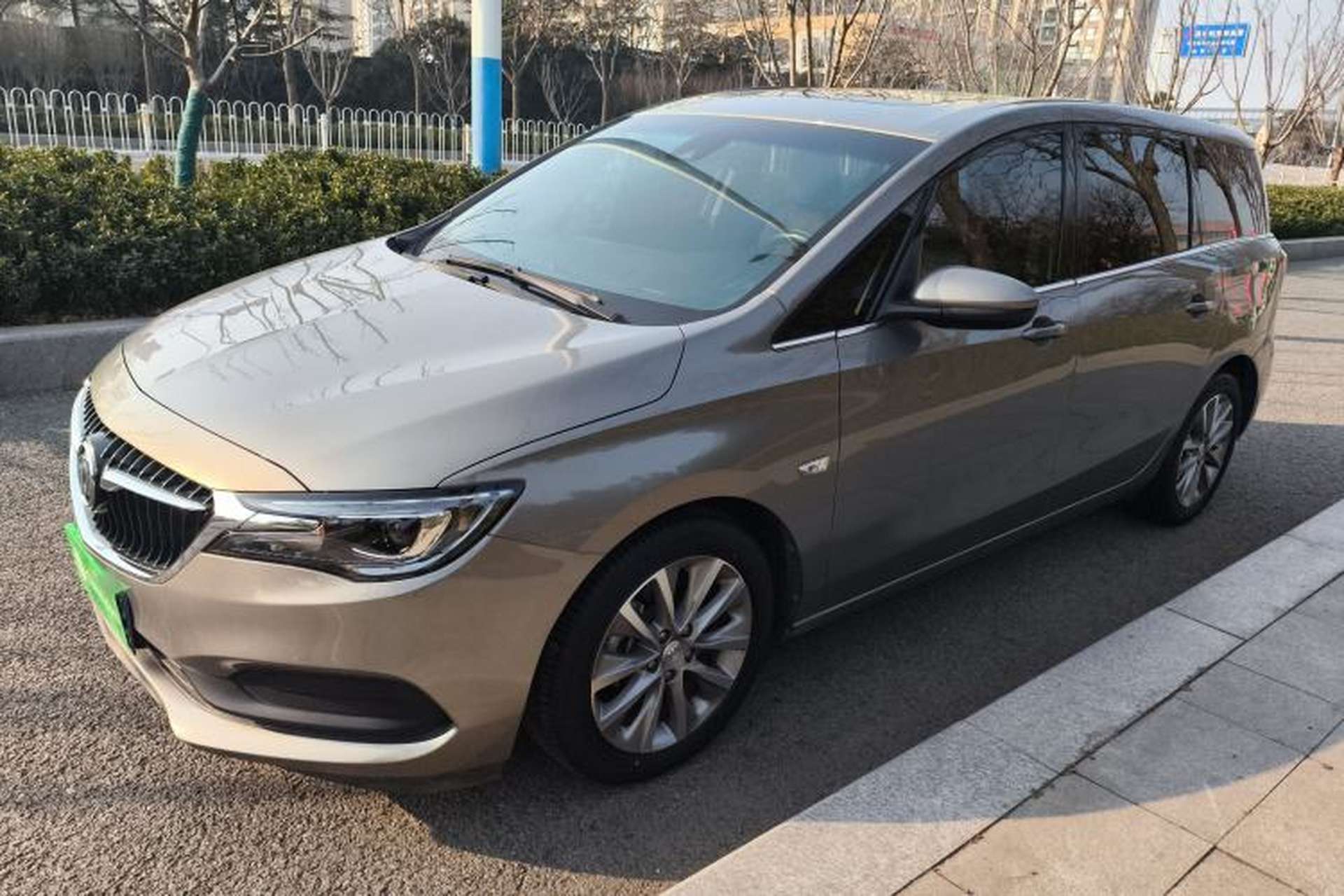 Used Buick GL6 2019 18T 6-Seater Connected Luxury Version China VI Standard Front Left 45 Deg