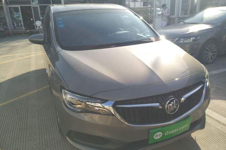 Used Buick GL6 2019 18T 6-Seater Elite Version China VI Standard Front Right 45 Deg
