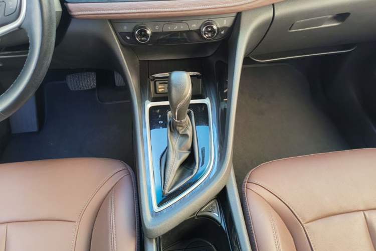 Used Buick GL6 2019 18T 6-Seater Connected Luxury Version China VI Standard Gear Lever