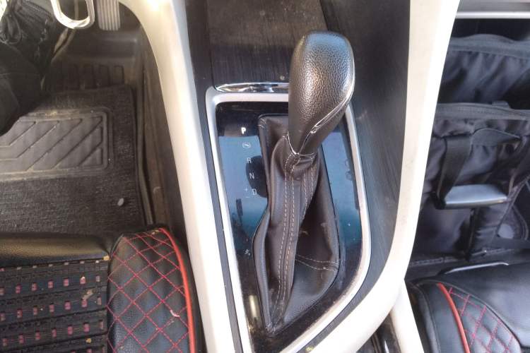 Used Buick GL6 2019 18T 6-Seater Elite Version China VI Standard Gear Lever