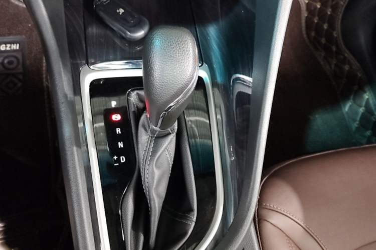 Used Buick GL6 2019 18T 6-Seater Connected Luxury Version China VI Standard Gear Lever
