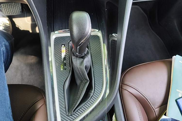 Used Buick GL6 2019 18T 6-Seater Connected Luxury Version China VI Standard Gear Lever