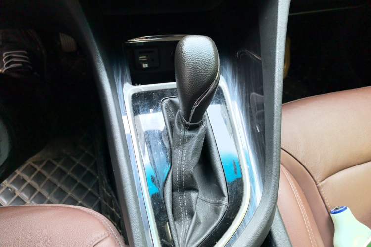 Used Buick GL6 2019 18T 6-Seater Connected Luxury Version China V Standard Gear Lever