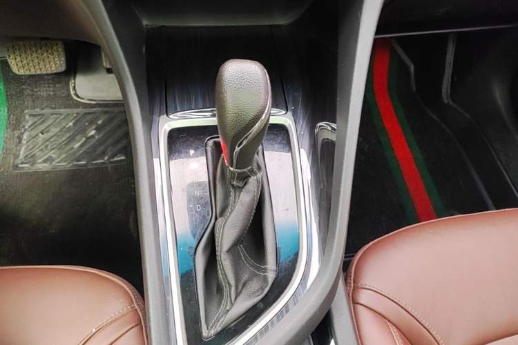 Used Buick GL6 2019 18T 6-Seater Connected Luxury Version China VI Standard Gear Lever