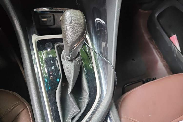 Used Buick GL6 2019 18T 6-Seater Connected Luxury Version China VI Standard Gear Lever