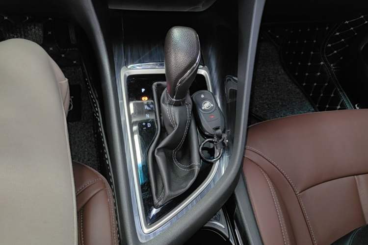 Used Buick GL6 2019 18T 6-Seater Connected Luxury Version China VI Standard Gear Lever