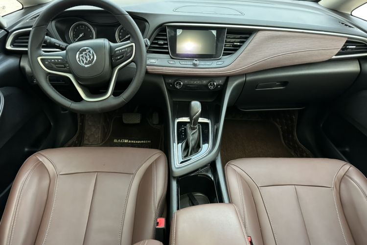 Used Buick GL6 2019 18T 6-Seater Connected Luxury Version China VI Standard Interior 4