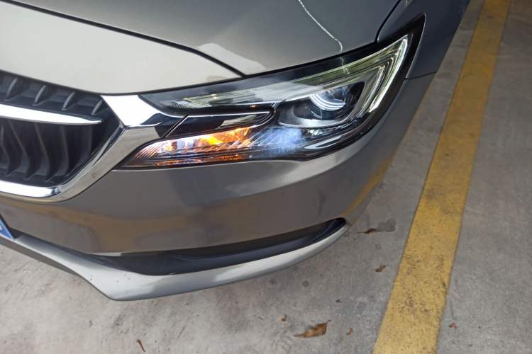 Used Buick GL6 2019 18T 6-Seater Connected Luxury Version China VI Standard Left Front Headlight