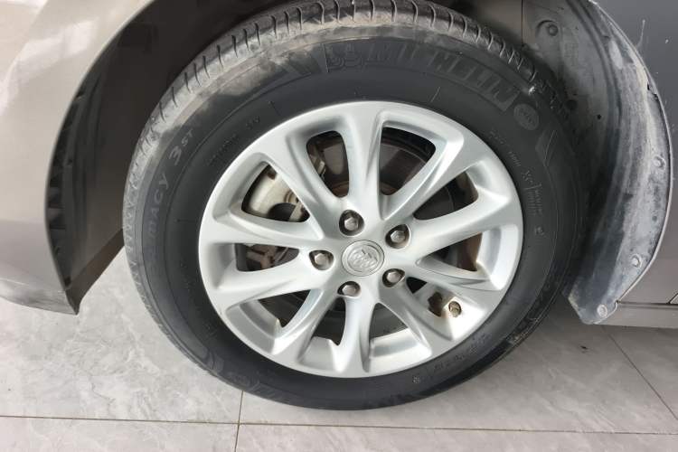 Used Buick GL6 2019 18T 6-Seater Elite Version China V Standard Left Front Wheel Hub