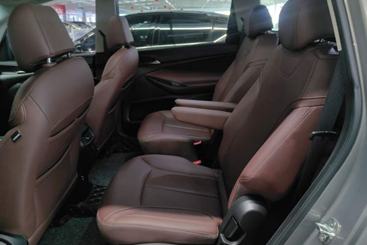 Used Buick GL6 2019 18T 6-Seater Connected Luxury Version China VI Standard Left Rear Seat
