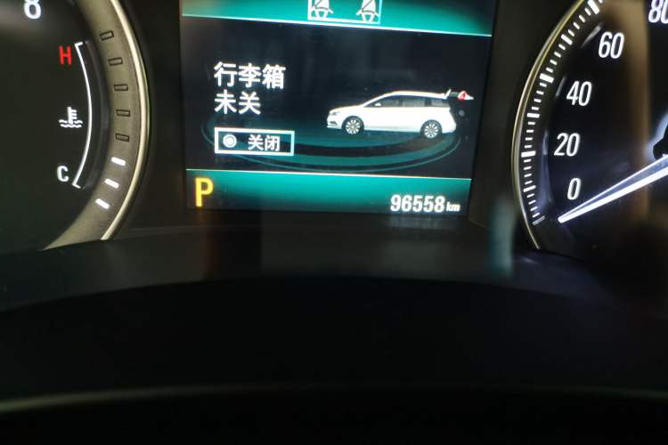 Used Buick GL6 2019 18T 6-Seater Connected Luxury Version China VI Standard Odometer Close Up