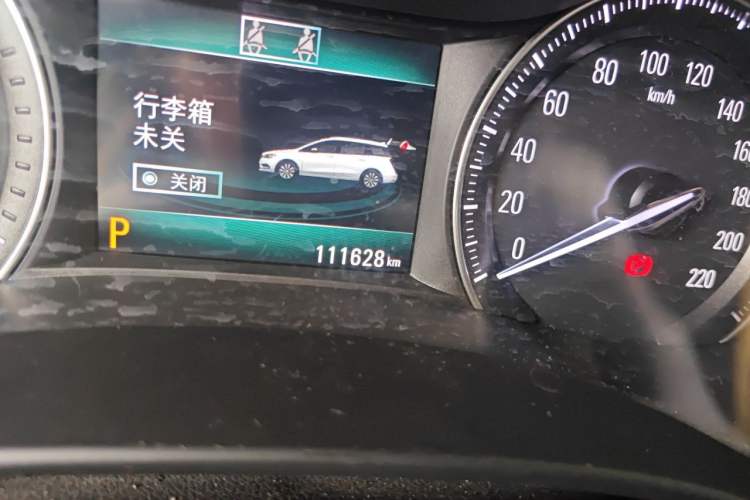 Used Buick GL6 2019 18T 6-Seater Connected Luxury Version China VI Standard Odometer Close Up