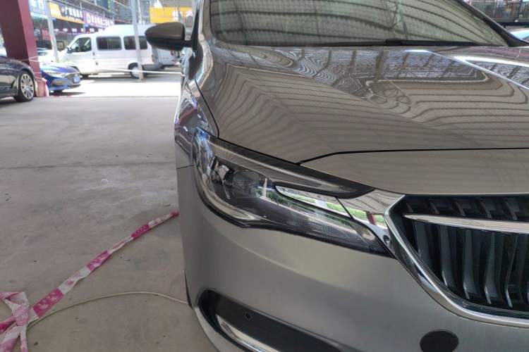 Used Buick GL6 2019 18T 6-Seater Connected Luxury Version China VI Standard Right Front Headlight
