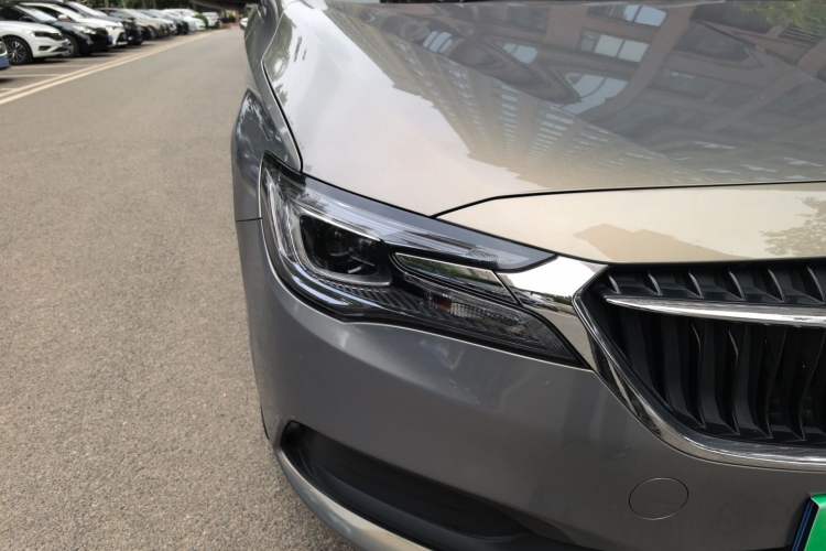 Used Buick GL6 2019 18T 6-Seater Connected Luxury Version China V Standard Right Front Headlight