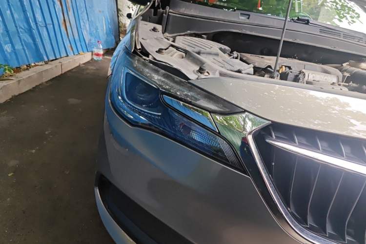 Used Buick GL6 2019 18T 6-Seater Connected Luxury Version China VI Standard Right Front Headlight