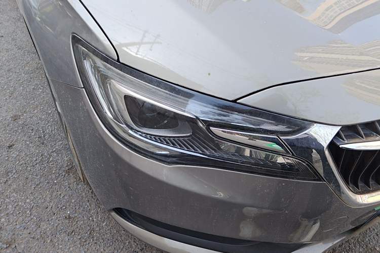 Used Buick GL6 2019 18T 6-Seater Connected Luxury Version China V Standard Right Front Headlight