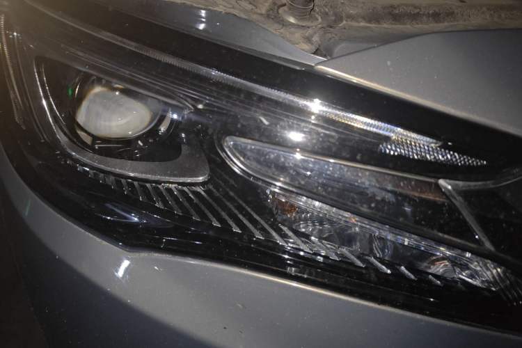 Used Buick GL6 2019 18T 6-Seater Connected Luxury Version China VI Standard Right Front Headlight