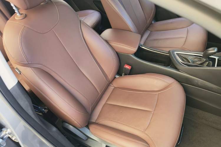Used Buick GL6 2019 18T 6-Seater Connected Luxury Version China VI Standard Right Front Seat