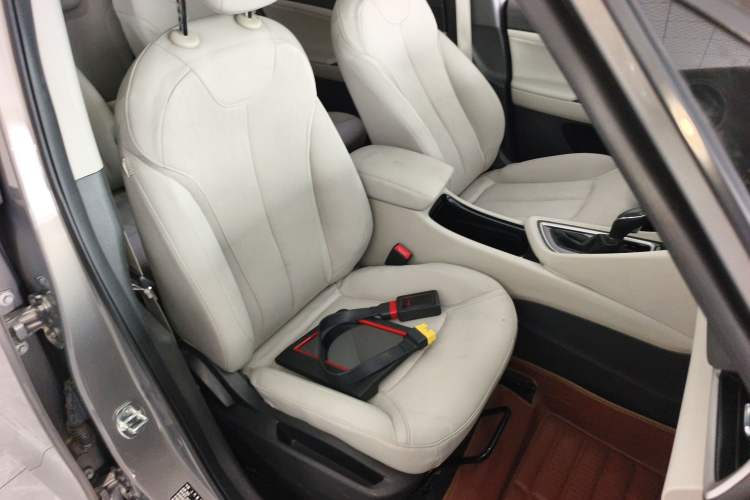 Used Buick GL6 2019 18T 6-Seater Elite Version China V Standard Right Front Seat