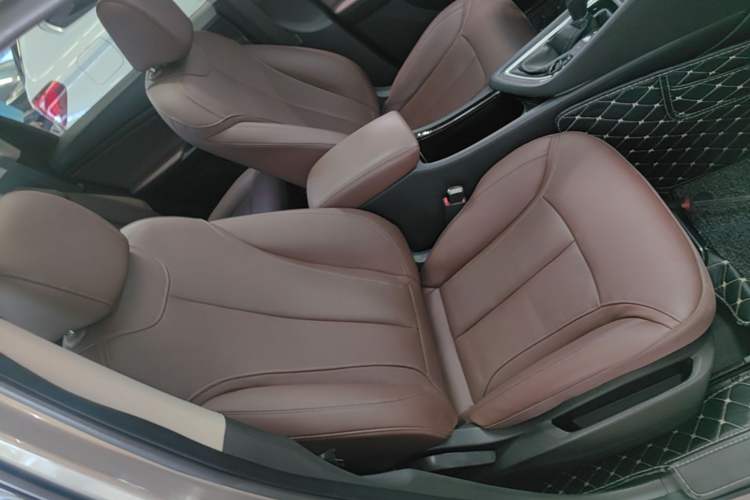 Used Buick GL6 2019 18T 6-Seater Connected Luxury Version China VI Standard Right Front Seat