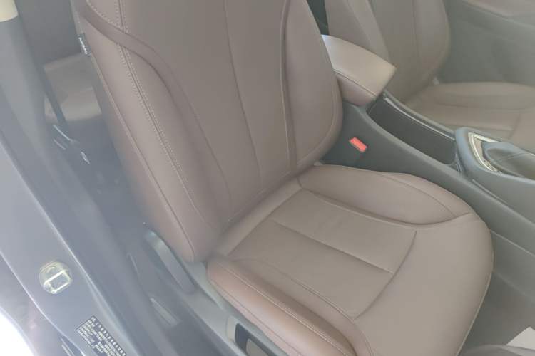 Used Buick GL6 2019 18T 6-Seater Connected Luxury Version China VI Standard Right Front Seat